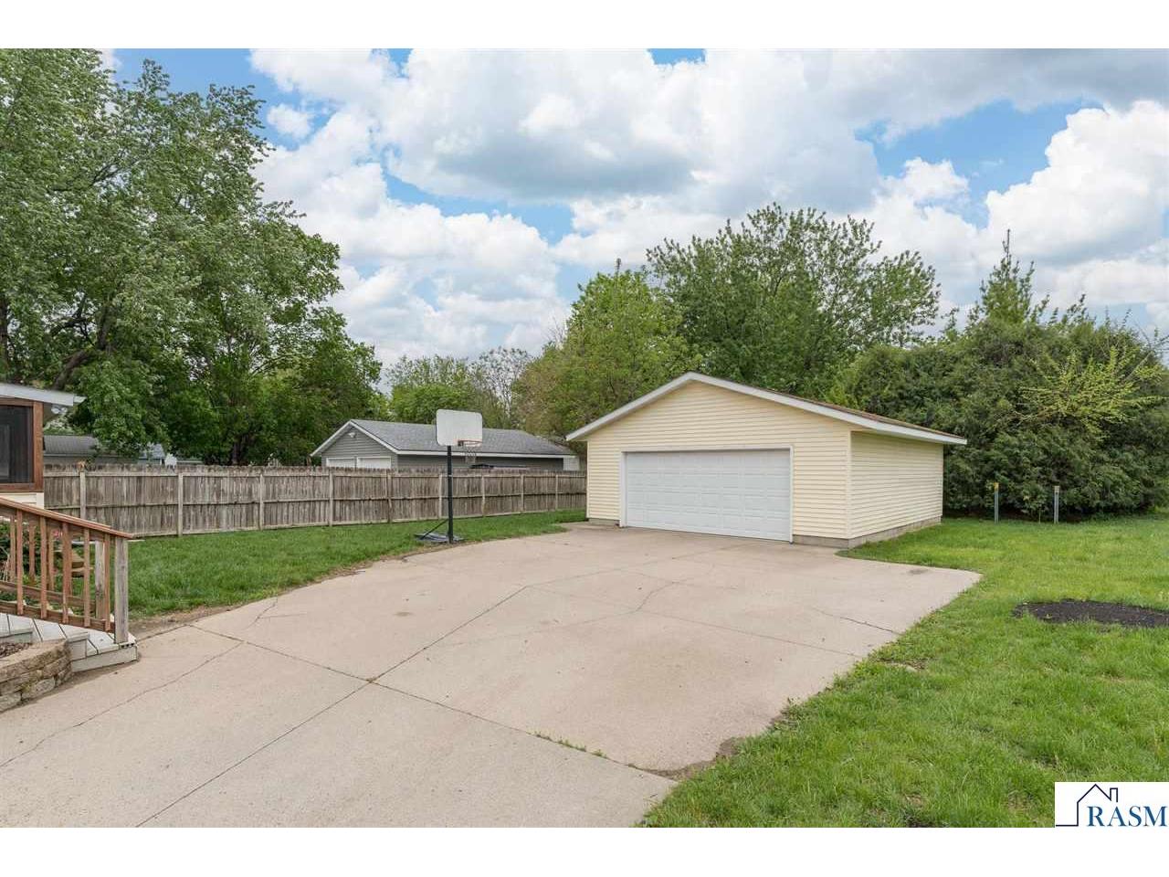 426 W Skaro Street Saint Peter MN 56082 7040354 image25