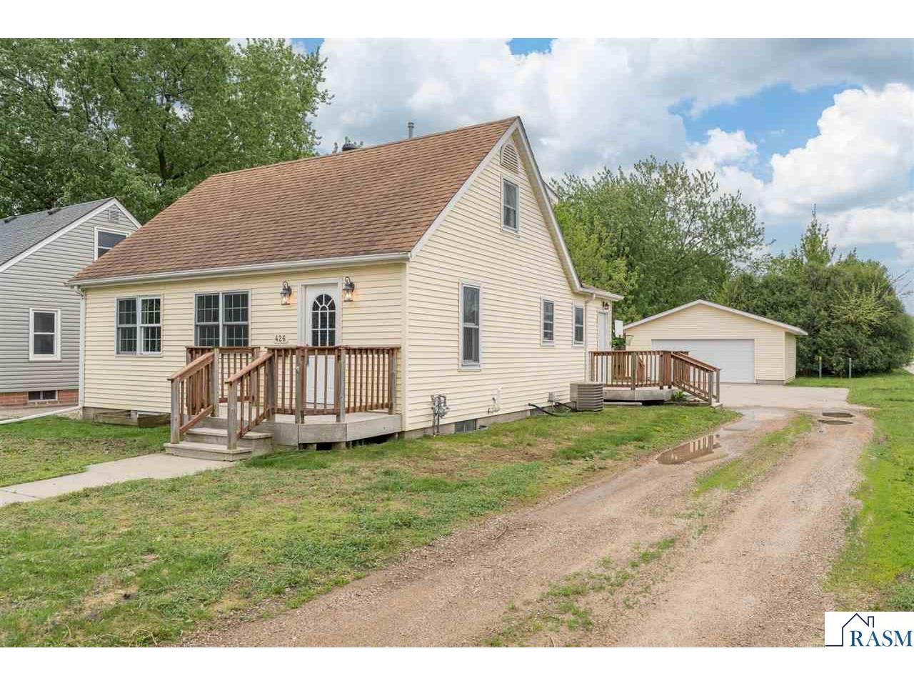 426 W Skaro Street Saint Peter MN 56082 7040354 image3