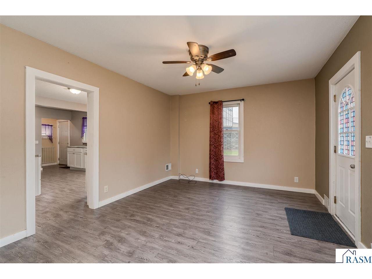 426 W Skaro Street Saint Peter MN 56082 7040354 image7