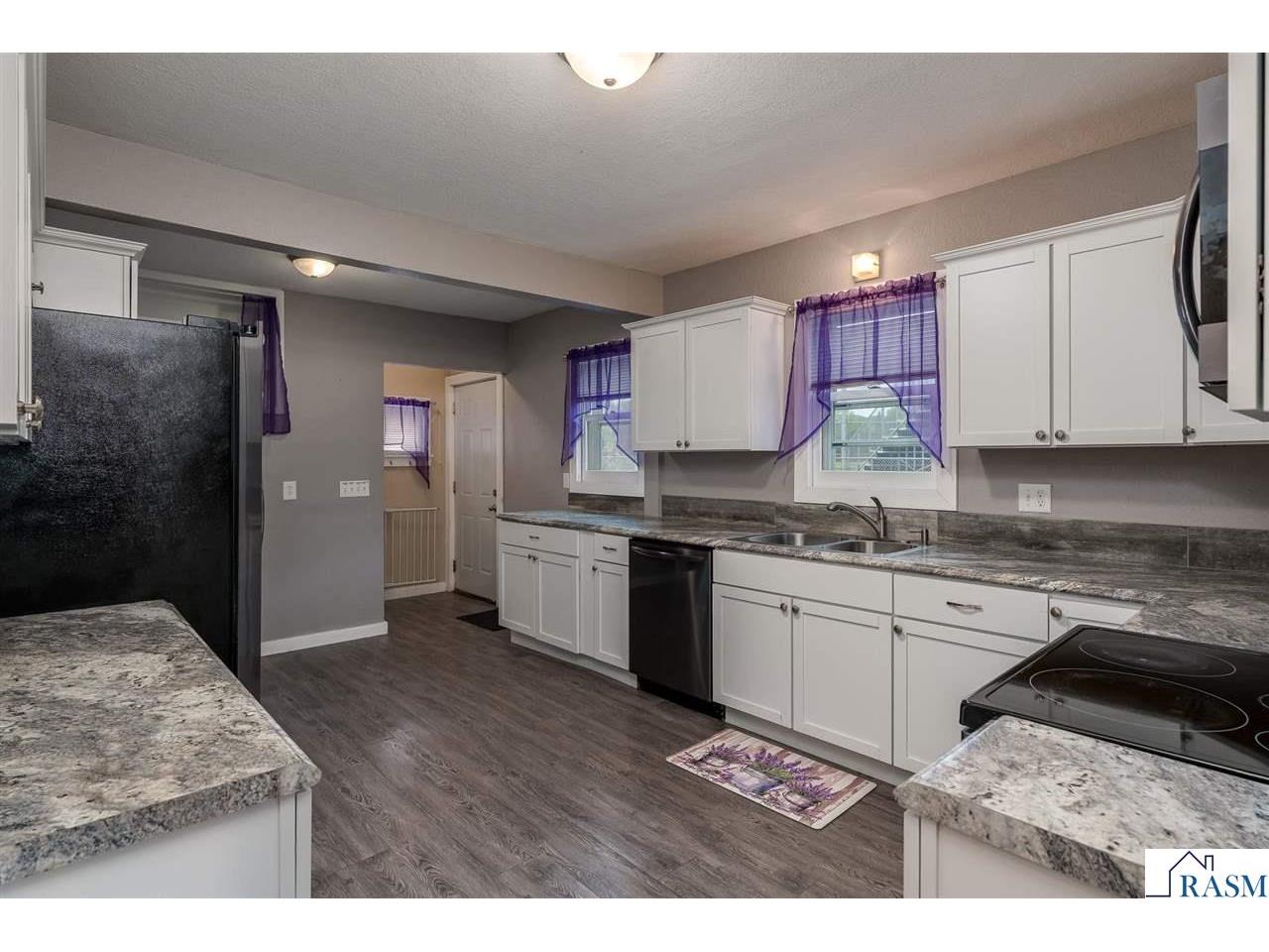 426 W Skaro Street Saint Peter MN 56082 7040354 image8