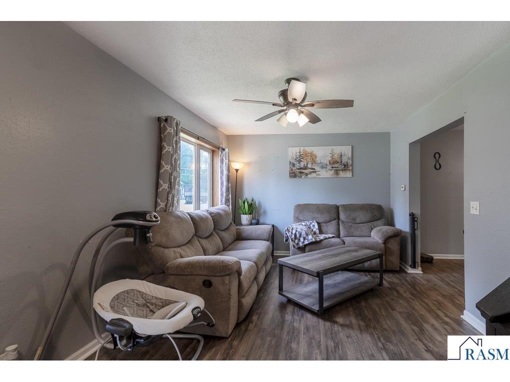 462 E Washington St Le Center MN 56057 267040457 image10