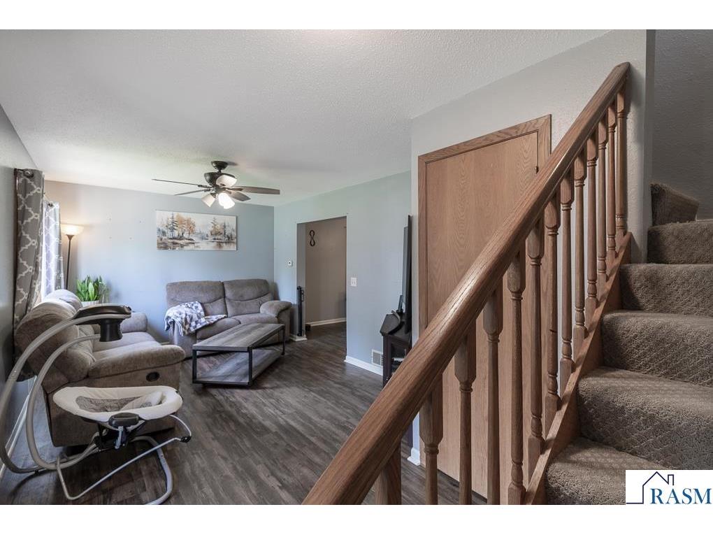 462 E Washington St Le Center MN 56057 267040457 image14