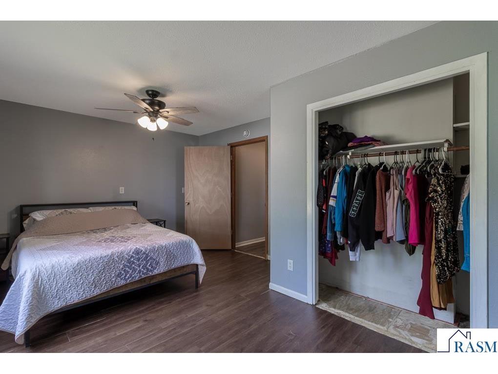 462 E Washington St Le Center MN 56057 267040457 image16