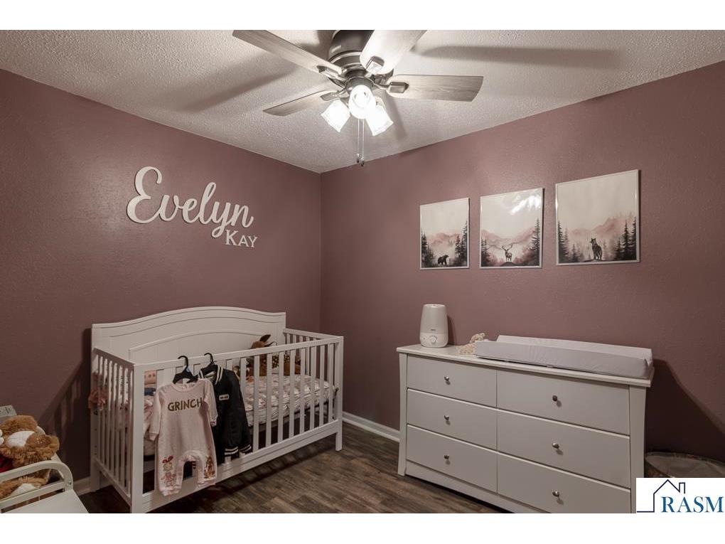 462 E Washington St Le Center MN 56057 267040457 image17