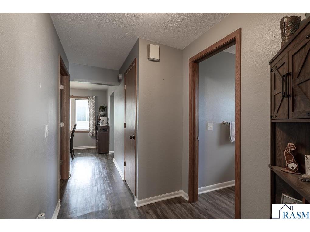 462 E Washington St Le Center MN 56057 267040457 image19
