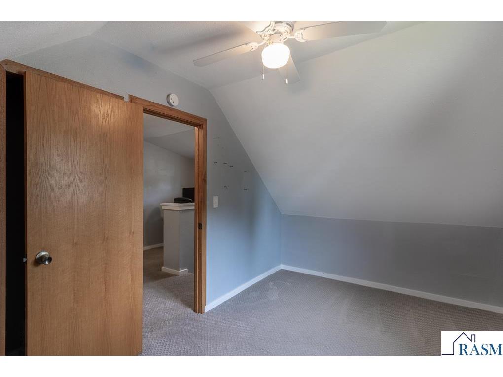 462 E Washington St Le Center MN 56057 267040457 image25