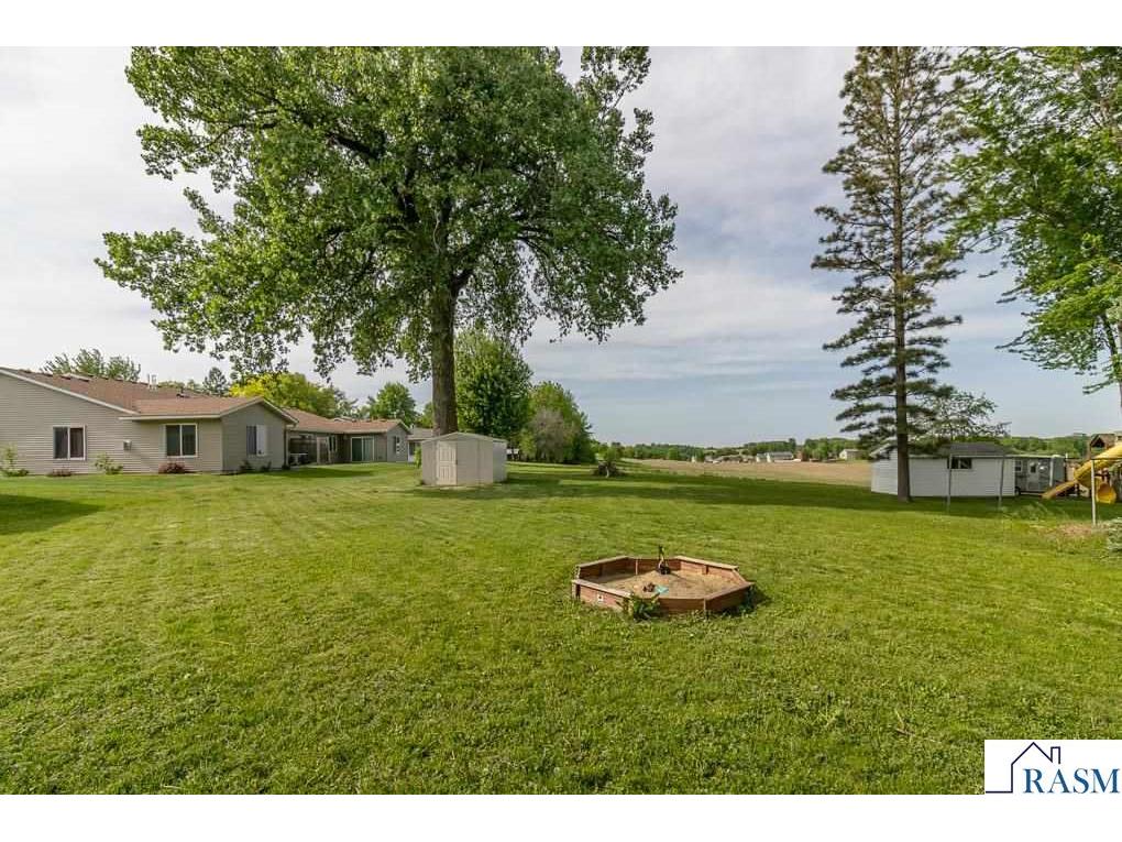 462 E Washington St Le Center MN 56057 267040457 image36