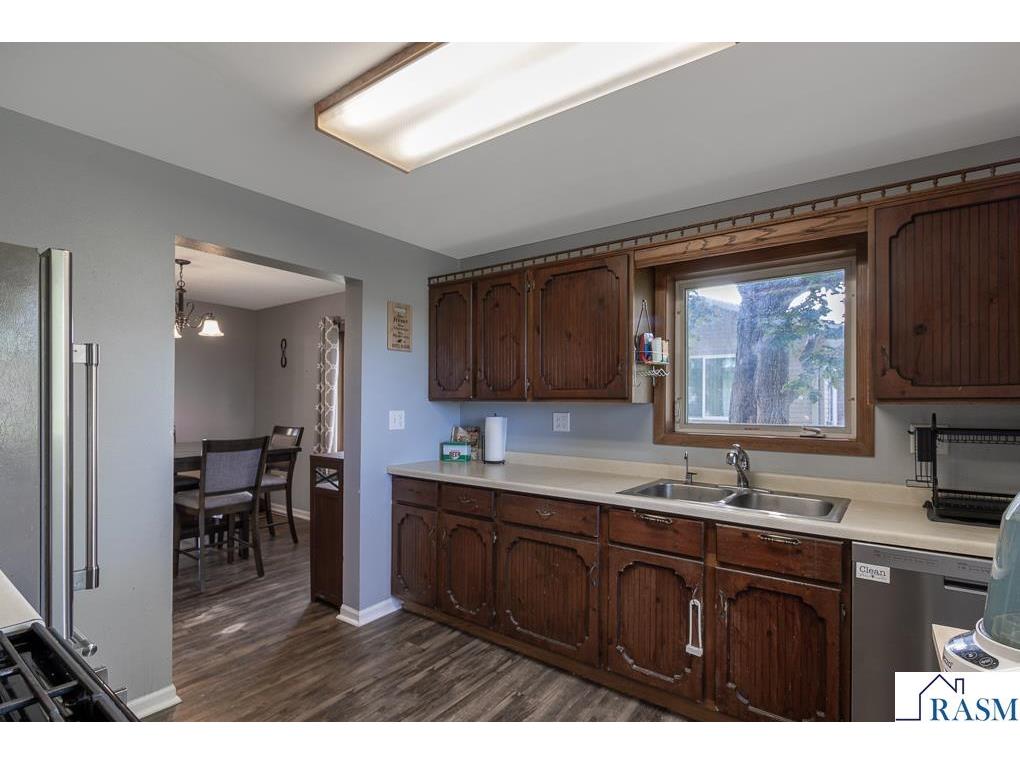 462 E Washington St Le Center MN 56057 267040457 image6