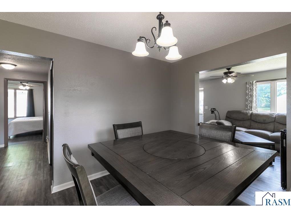 462 E Washington St Le Center MN 56057 267040457 image9
