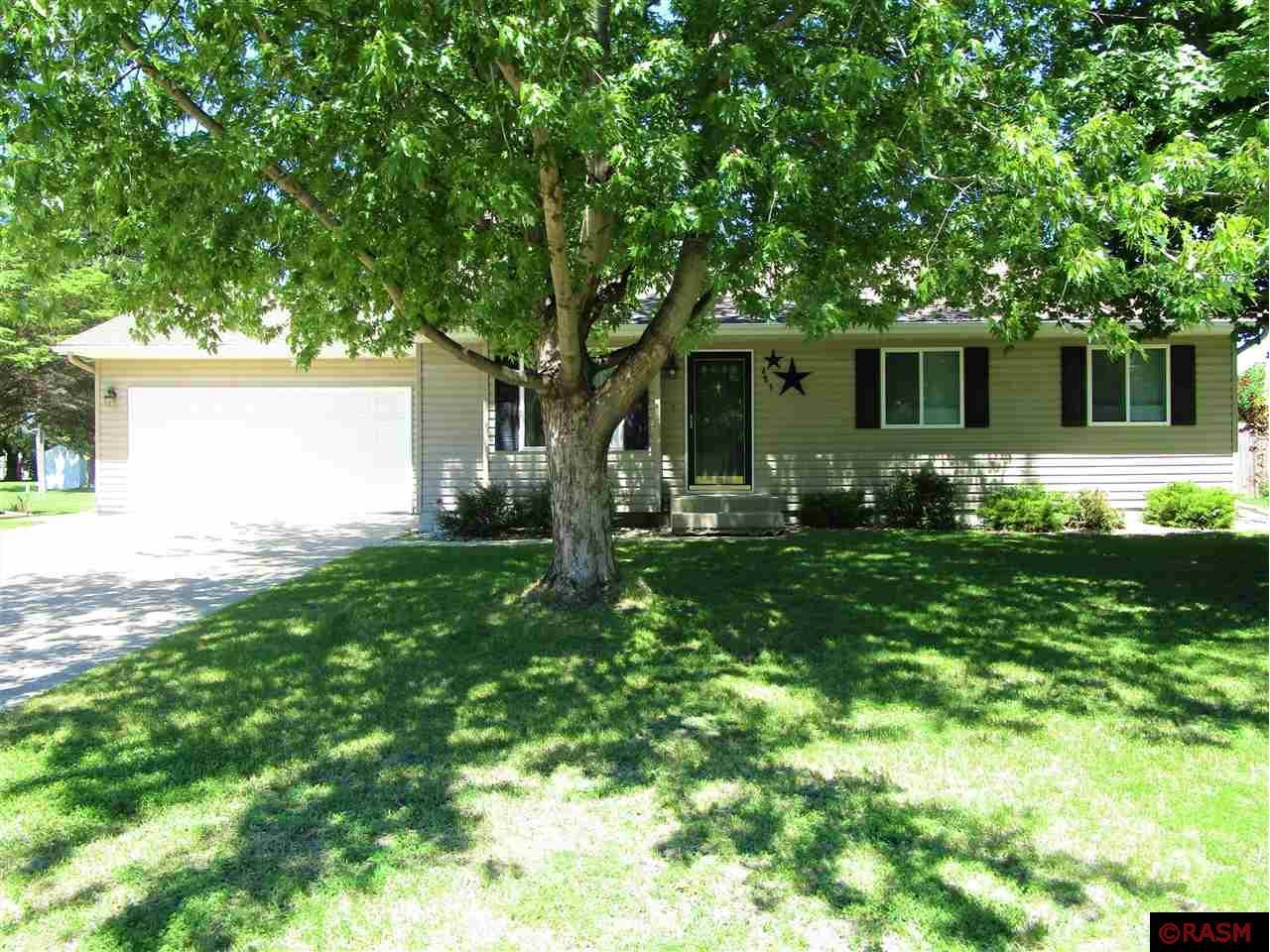 483 8th St SW, Wells, MN 56097 MLS 7027220 Edina Realty