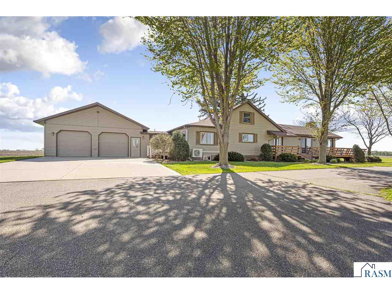 49263 461 Avenue Nicollet MN 56074 7040130 image1