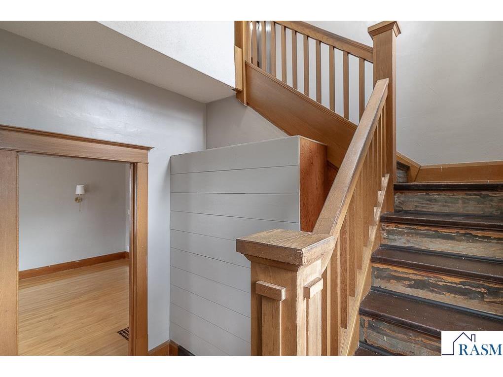 504 SW 2nd Street Madelia MN 56062 7039955 image5