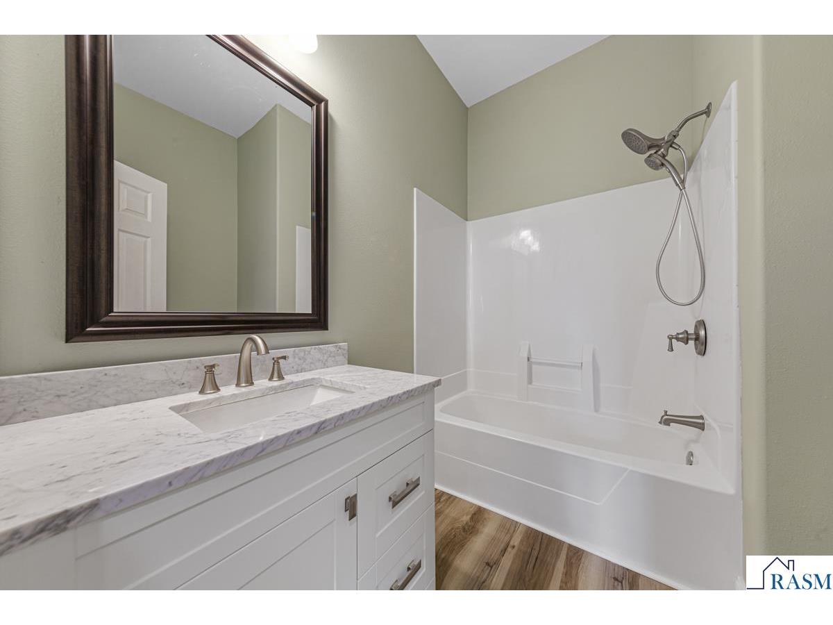 515 SW Benzel Avenue Madelia MN 56062 7039617 image23