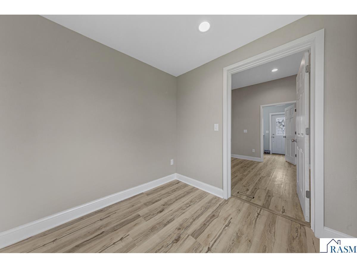 515 SW Benzel Avenue Madelia MN 56062 7039617 image25