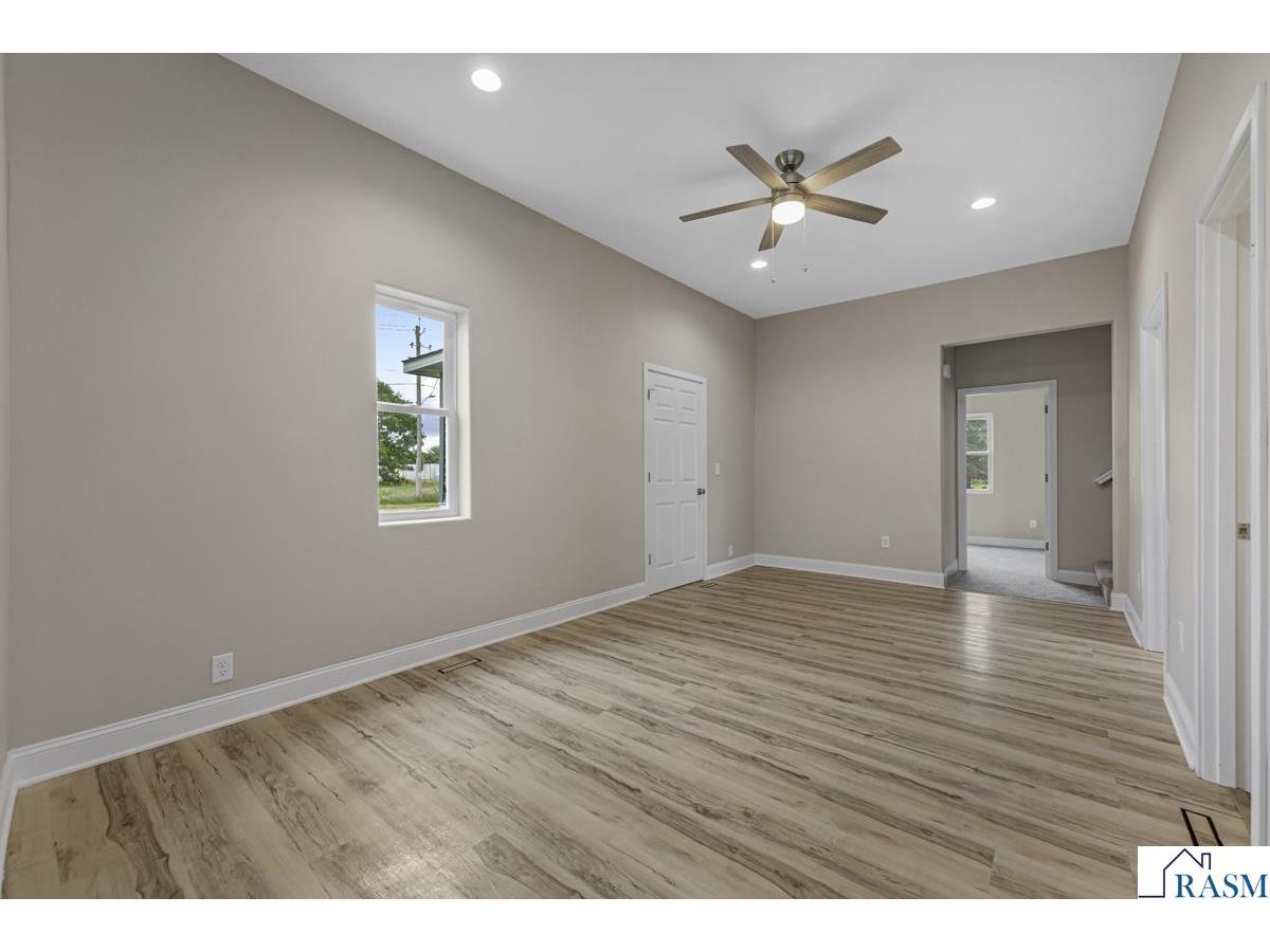 515 SW Benzel Avenue Madelia MN 56062 7039617 image35