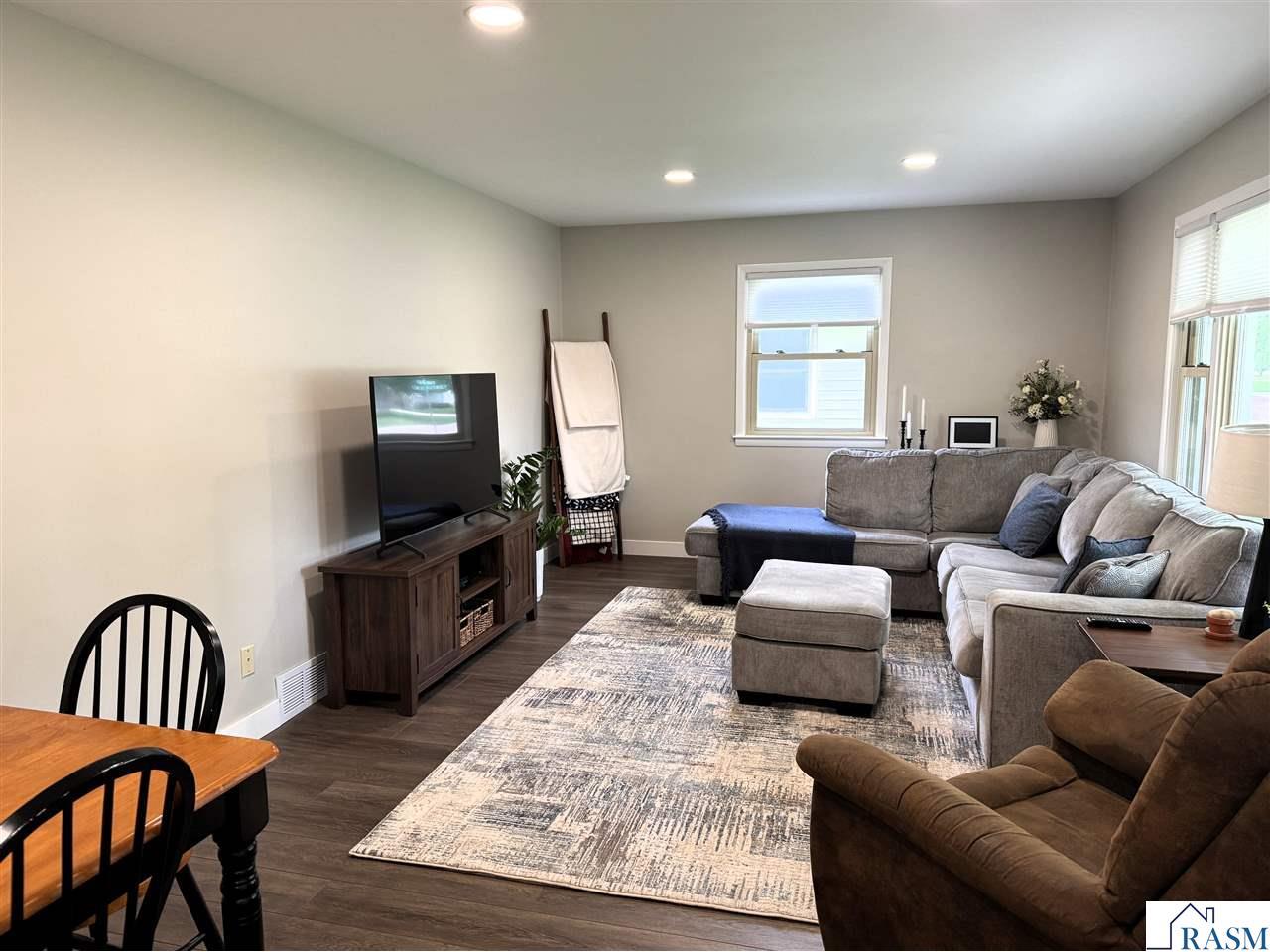 520 3rd Ave NE Sleepy Eye MN 56085 267040448 image2