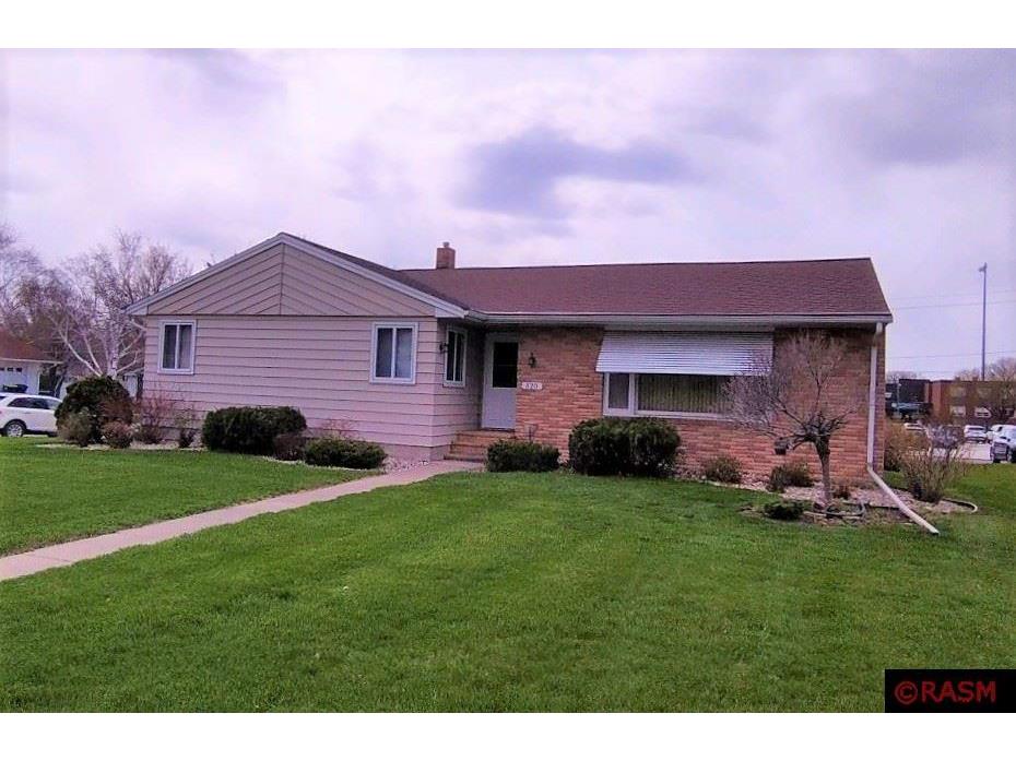 520 SW 3rd Av, Sleepy Eye, MN 56085 MLS 7026782 Edina Realty