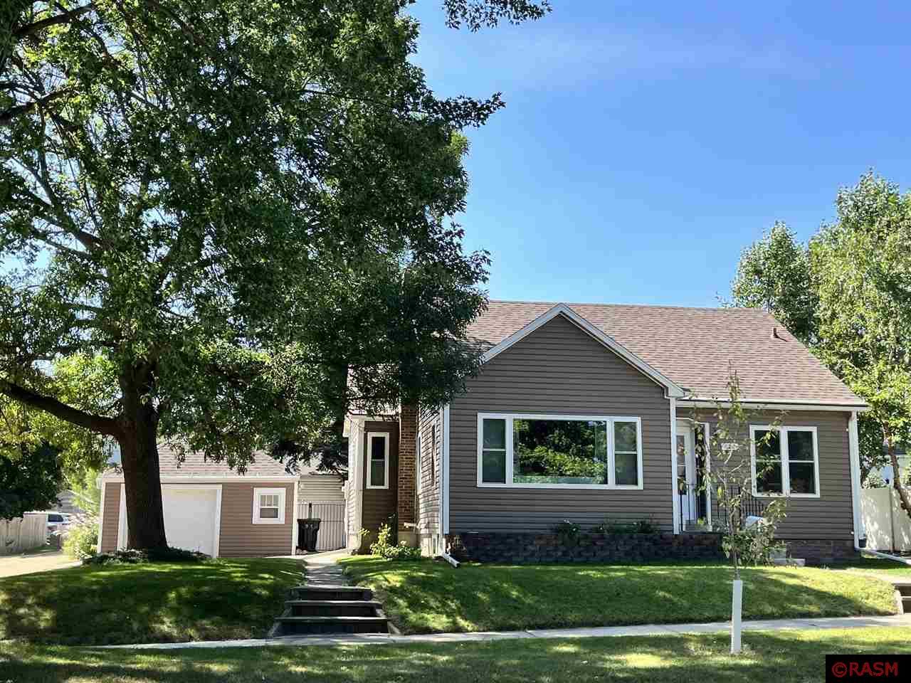 520 W Park Row Saint Peter MN 56082 7035849 image1