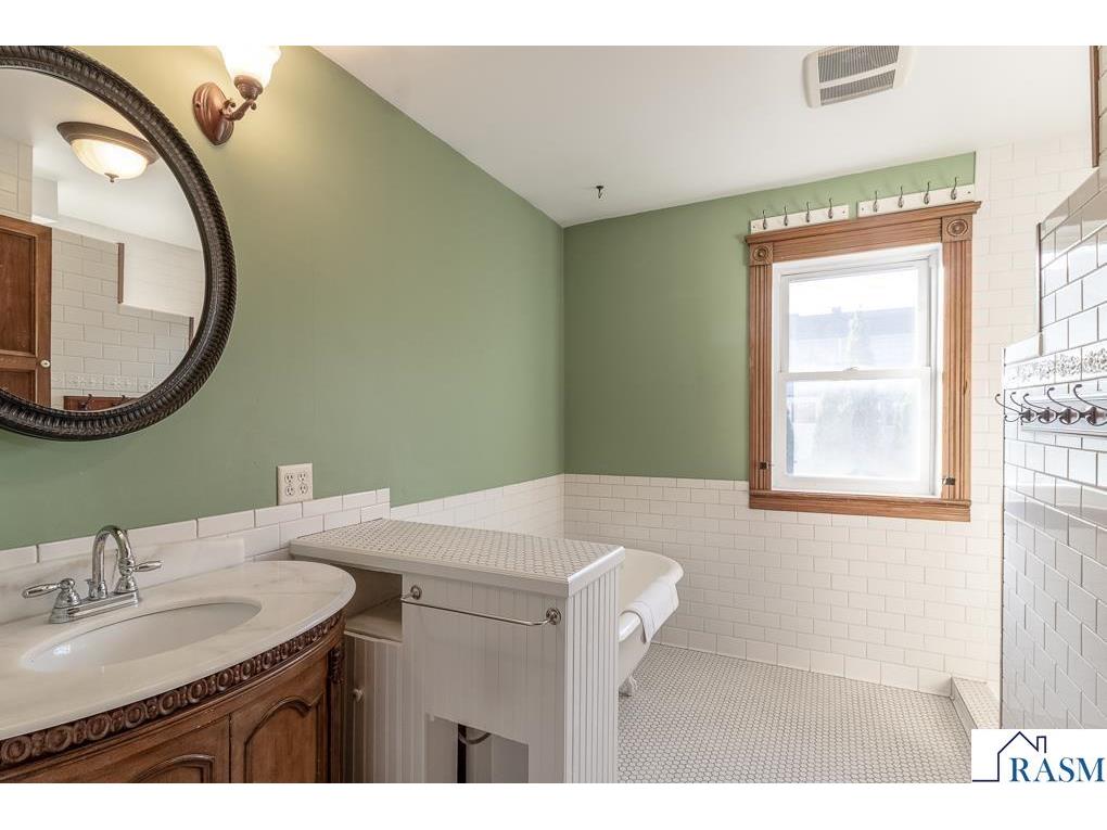 522 NE 2nd Avenue Waseca MN 56093 7039110 image27