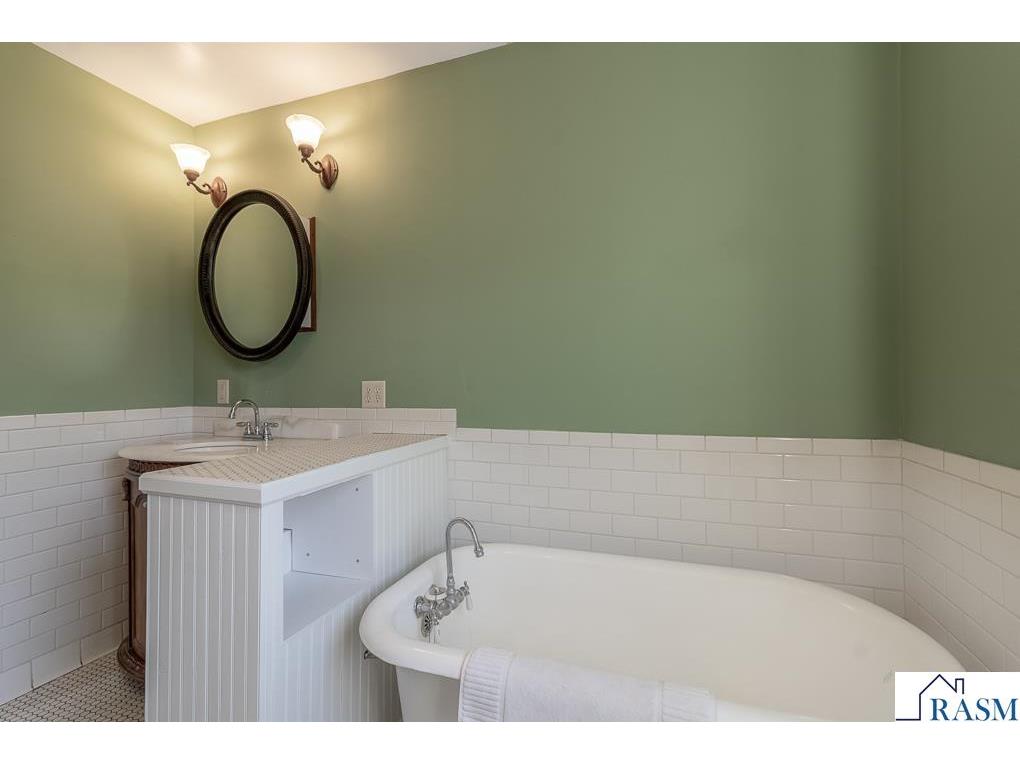 522 NE 2nd Avenue Waseca MN 56093 7039110 image28