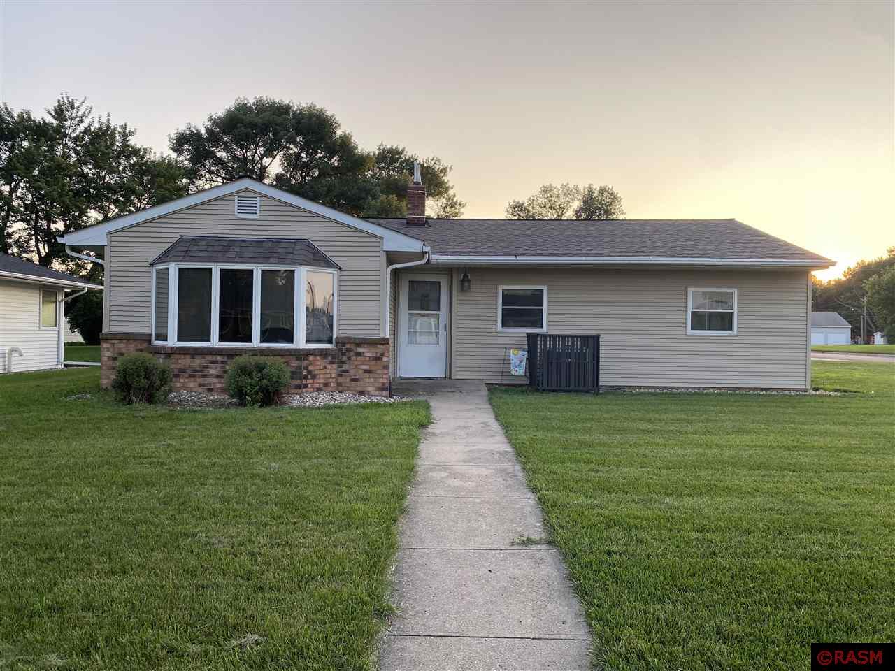 522 SE First Street Madelia MN 56062 7037110 image1