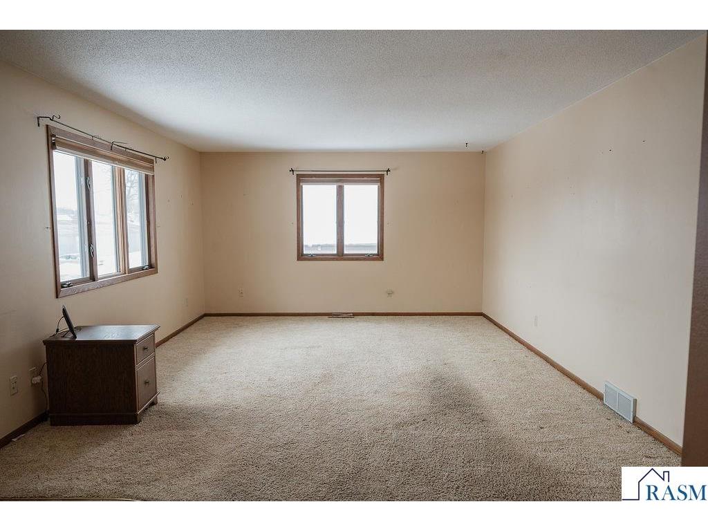 525 N Hood Street Blue Earth MN 56013 7039404 image13