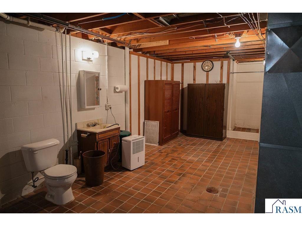 525 N Hood Street Blue Earth MN 56013 7039404 image32