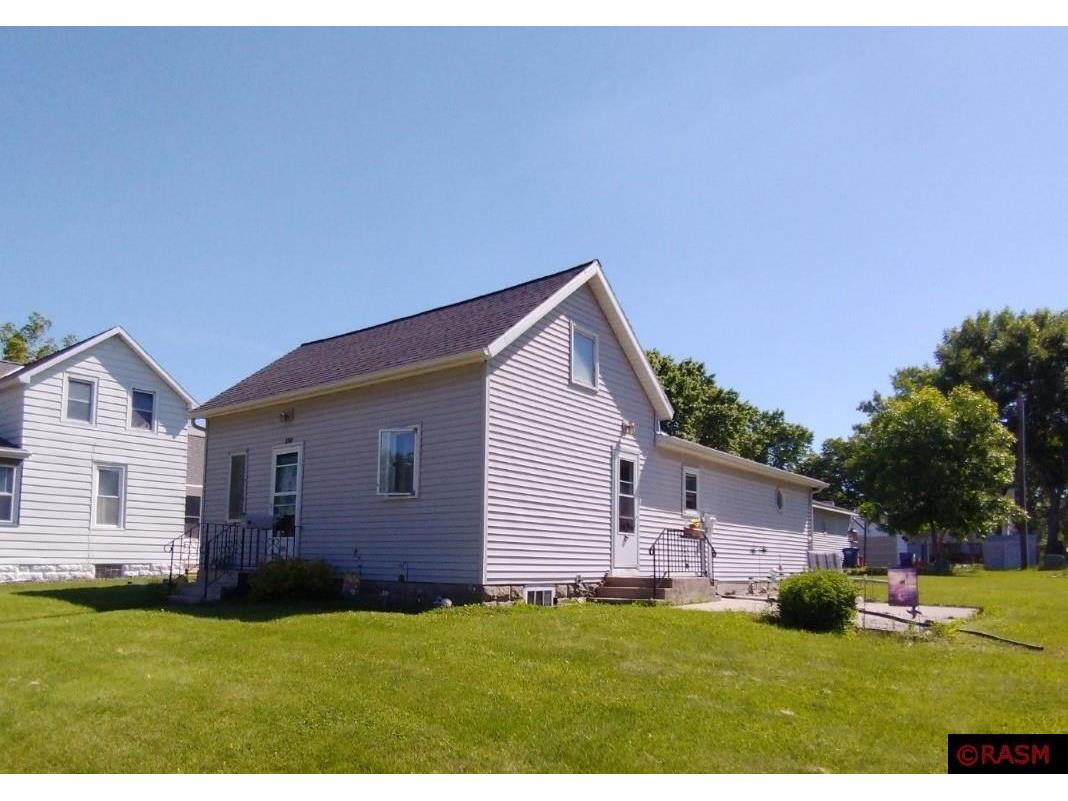 525 NW 2nd Avenue, Sleepy Eye, MN 56085 MLS 7027162 Edina Realty