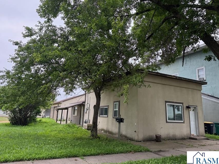 527 E 6th Street Blue Earth MN 56013 7037348 image1
