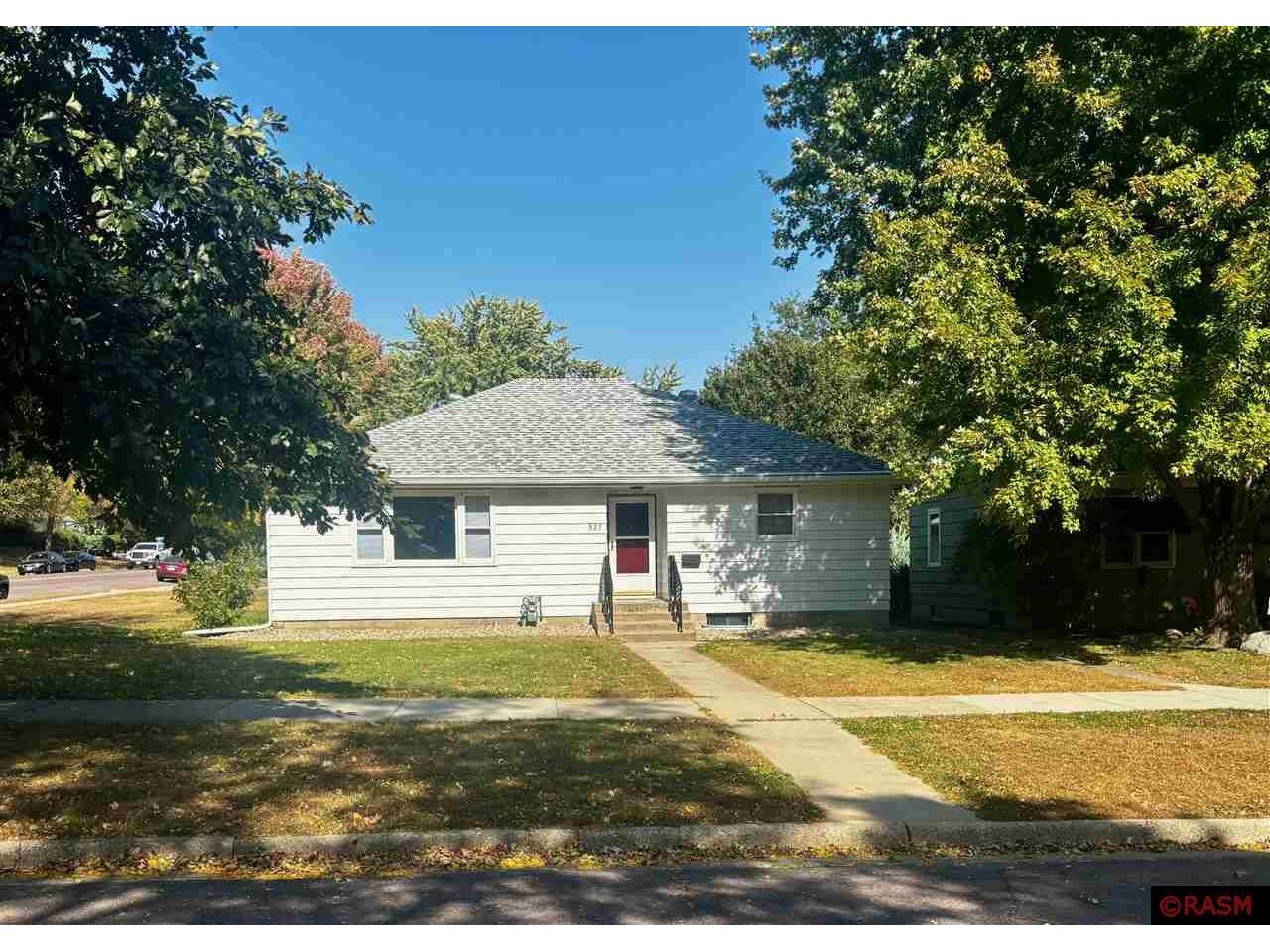 527 W Locust Street Saint Peter MN 56082 7036064 image1