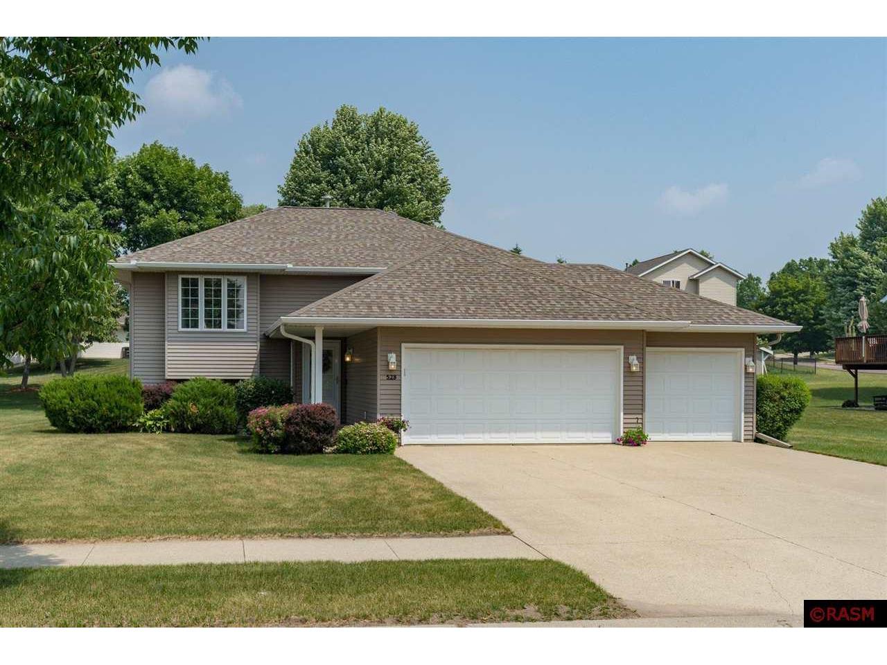 528 Le Sueur Avenue Eagle Lake MN 56024 7033300 image1