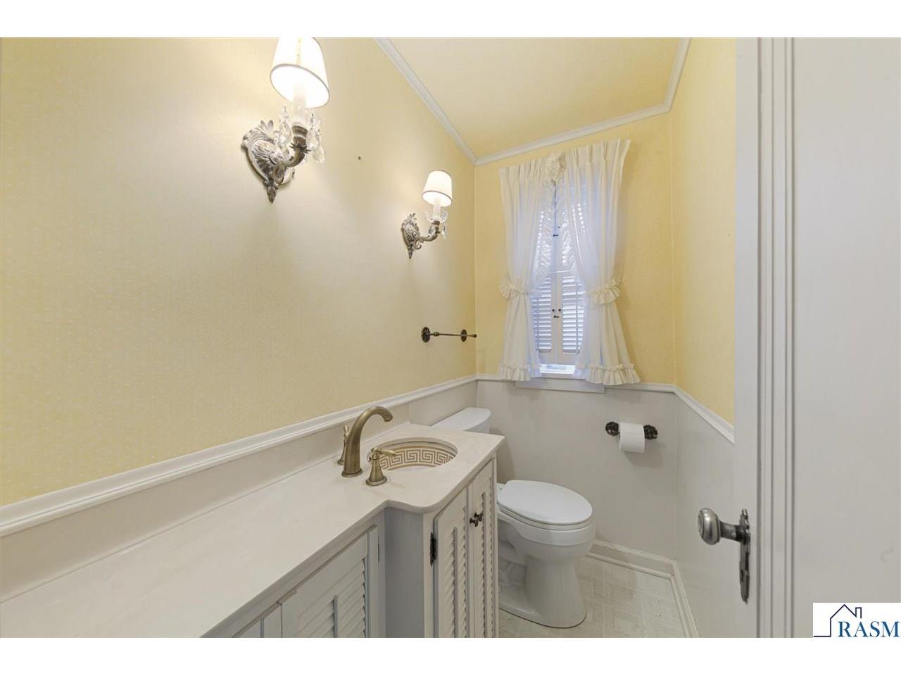 551 Agnes Street Owatonna MN 55060 7039503 image9