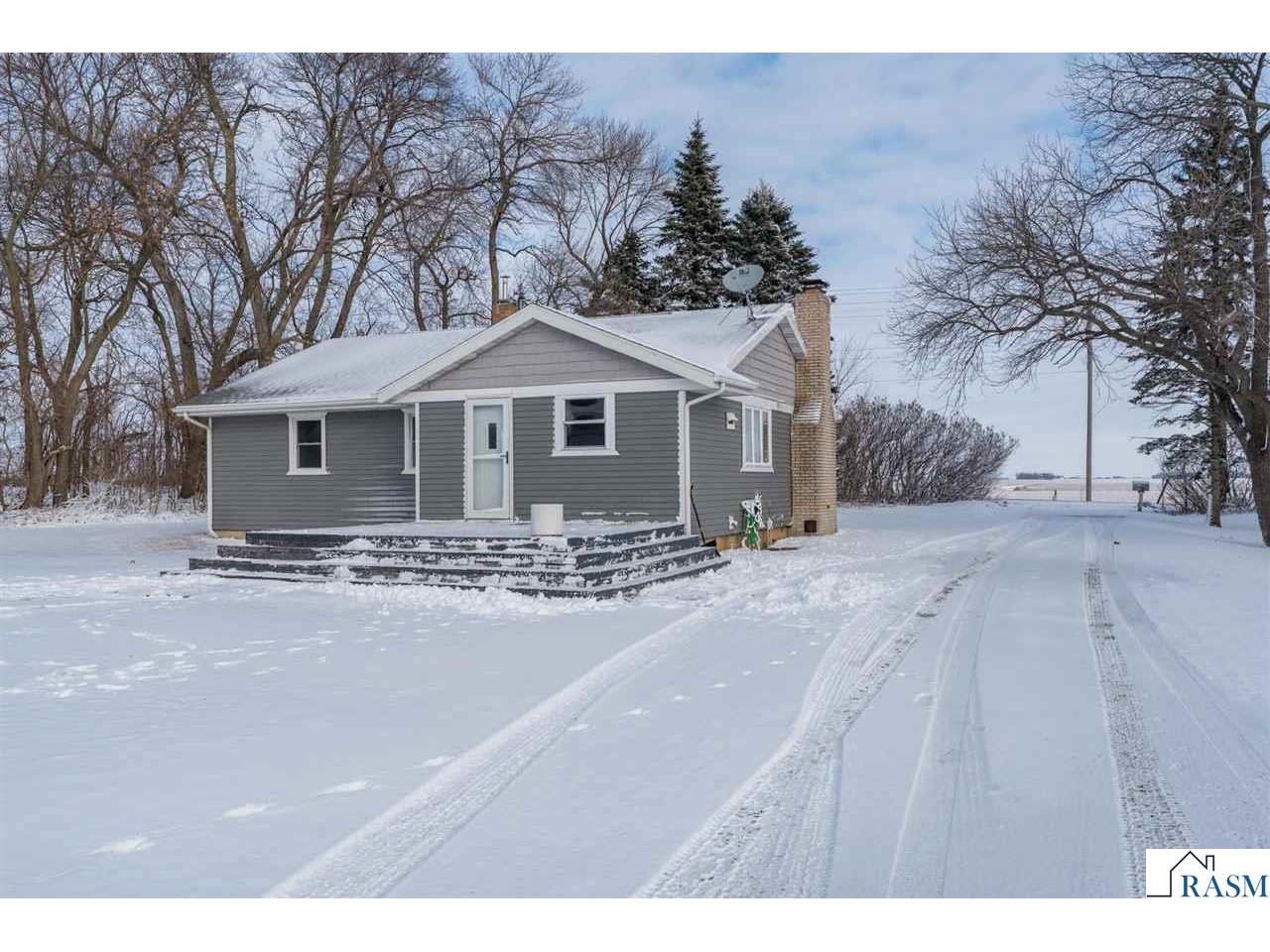 57821 300th Street Winthrop MN 55396 7039474 image1