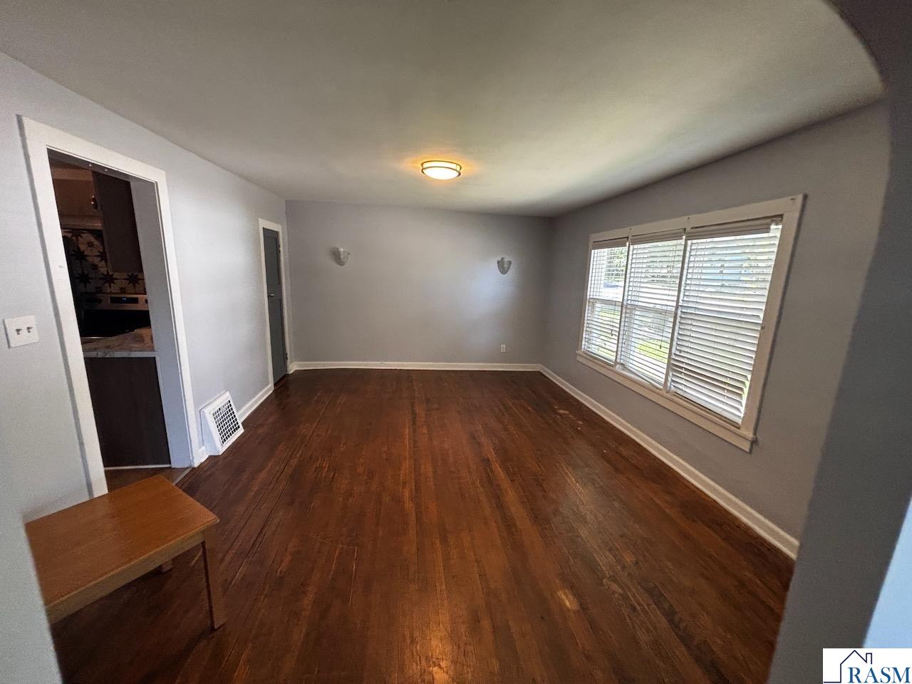 600 S Washington Avenue Saint Peter MN 56082 267040689 image8