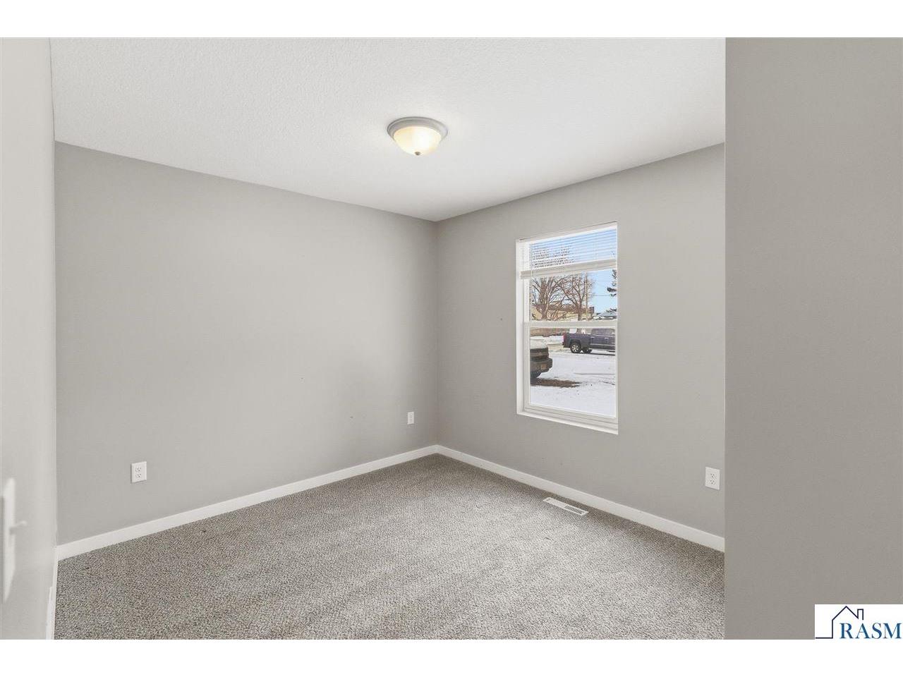 605 LeHillier Street Mankato MN 56001 7039694 image10