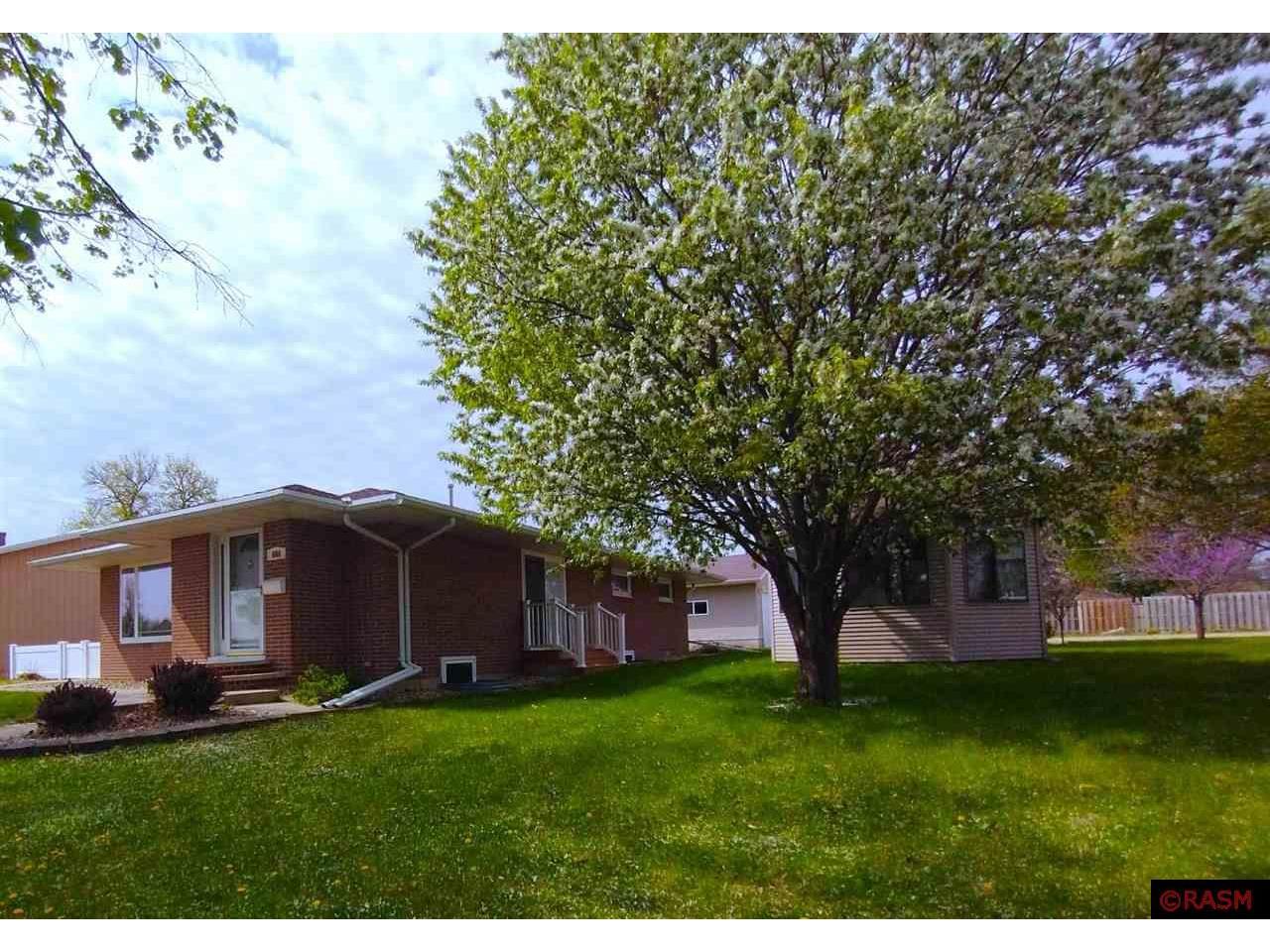 608 E Main Sleepy Eye MN 56085 7036098 image1