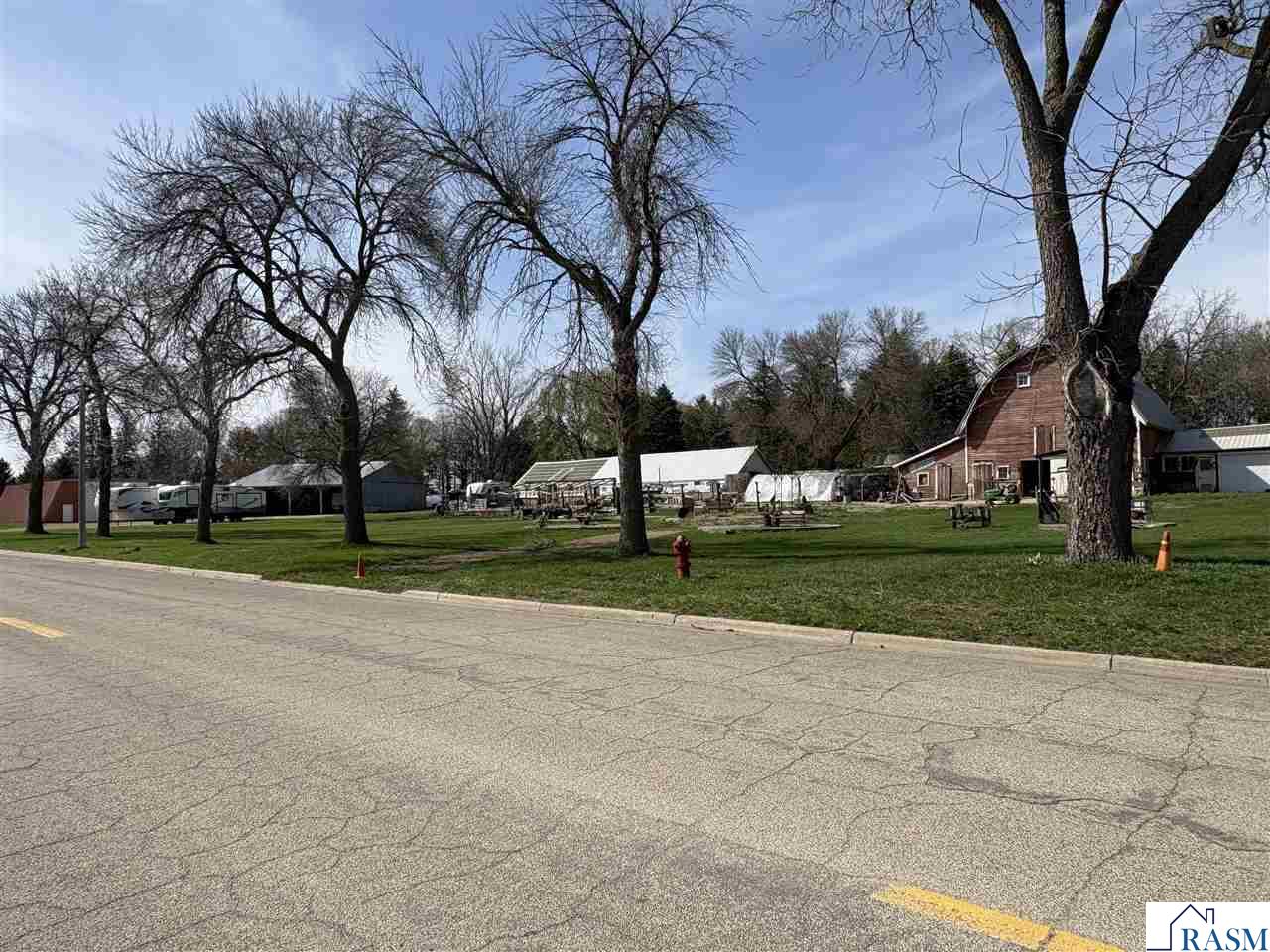 609 W Main Street Madelia MN 56062 7040023 image1