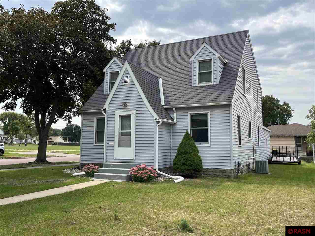 624 S 4th Street Saint James MN 56081 7035925 image1