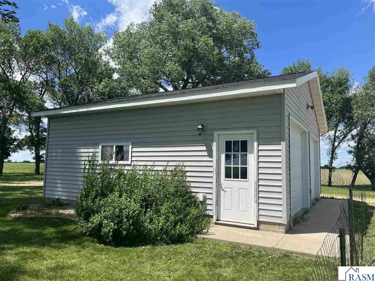 67490 425th Street Odin MN 56160 267040599 image10