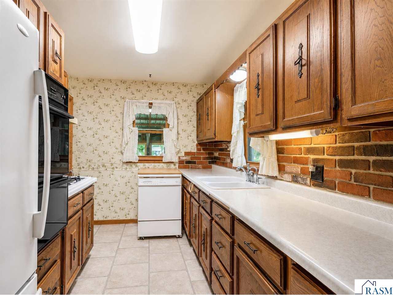 701 E Blue Earth Street Lake Crystal MN 56055 267040970 image10