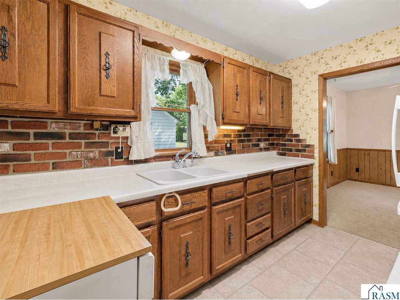 701 E Blue Earth Street Lake Crystal MN 56055 267040970 image12