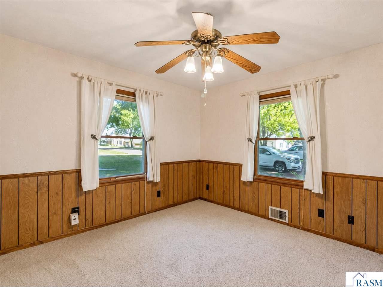 701 E Blue Earth Street Lake Crystal MN 56055 267040970 image6