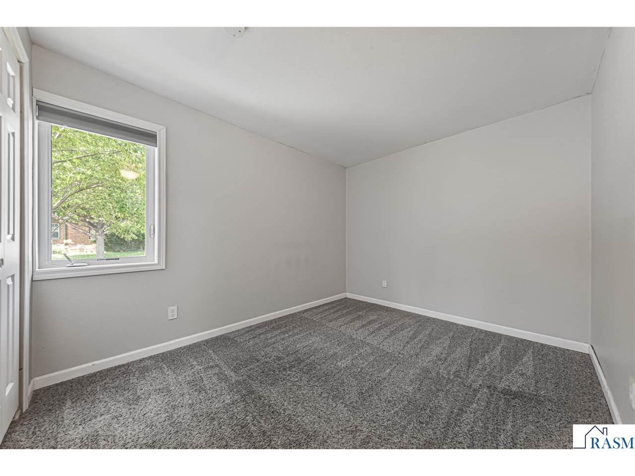 702 N Broad Street Mankato MN 56001 267040480 image17