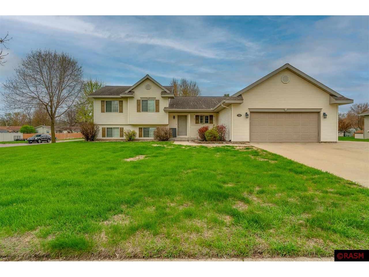 704 W Main Street Madelia MN 56062 7037402 image1