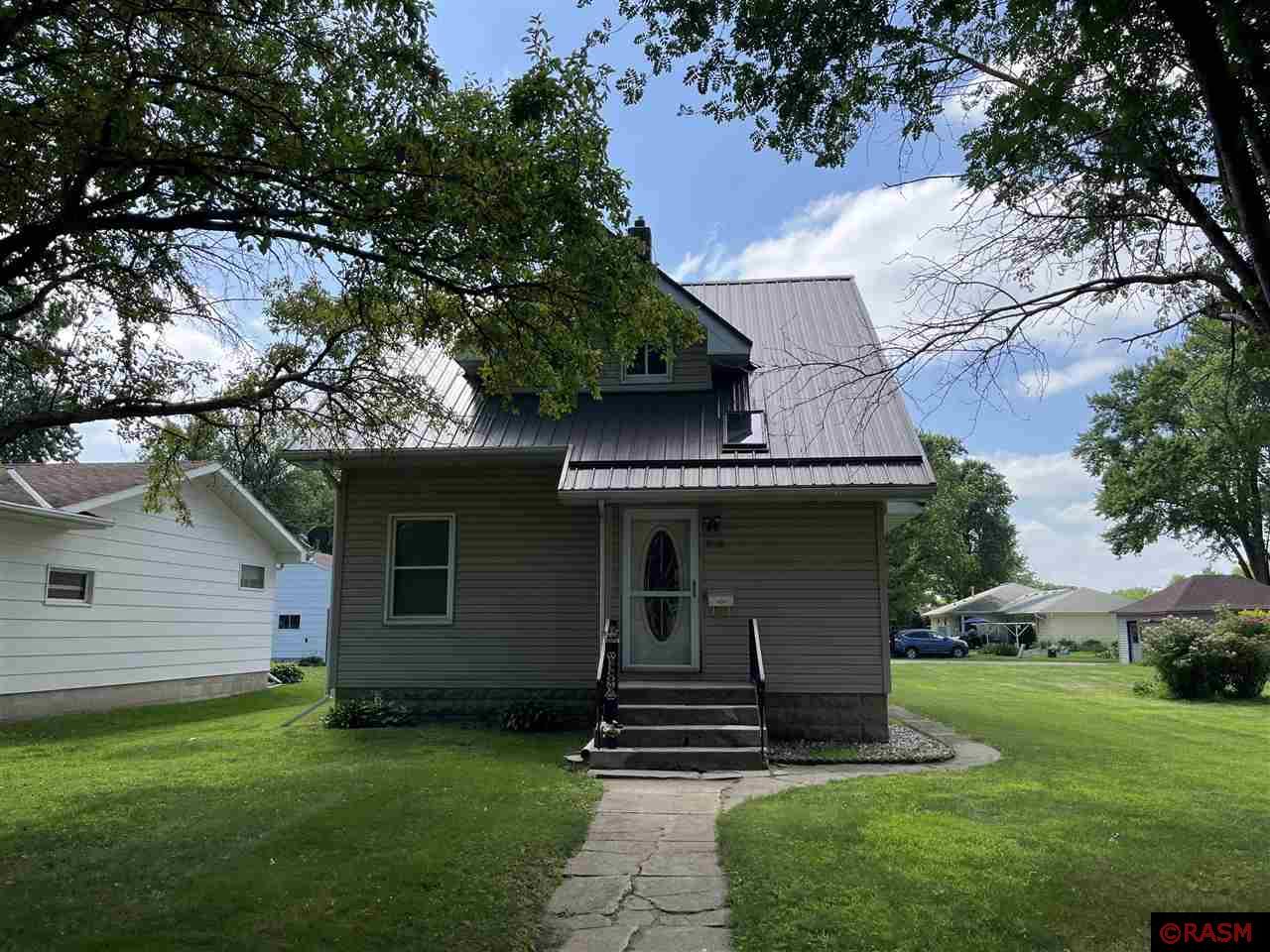 708 S 10th Street Saint James MN 56081 7037877 image1