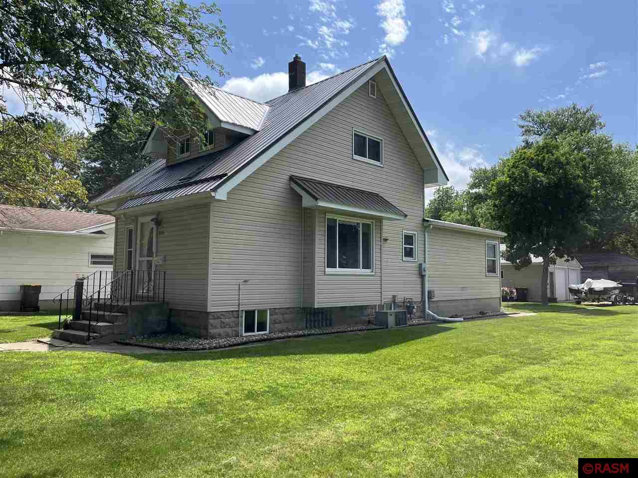 708 S 10th Street Saint James MN 56081 7037877 image2