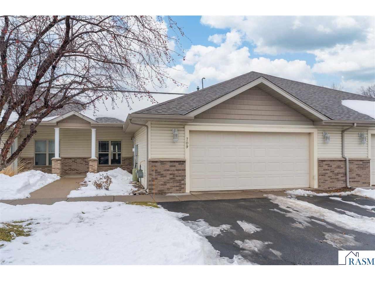 709 Dublin Court Mankato MN 56001 7039263 image1
