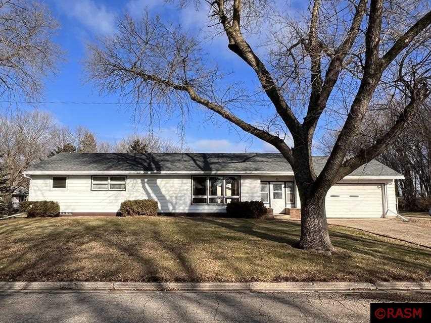 711 E Willis Street Elmore MN 56027 7034080 image1