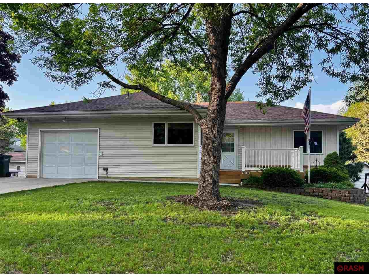 711 W Nassau Street Saint Peter MN 56082 7037759 image1