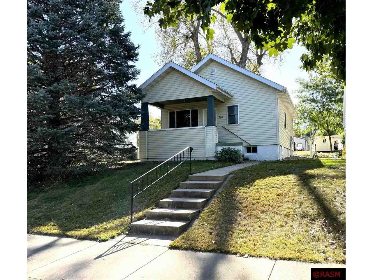 716 S German Street New Ulm MN 56073 7036020 image1